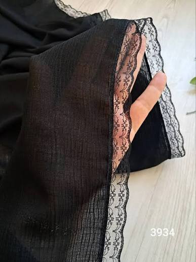 روسری درختی دور تور دانتل مشکی