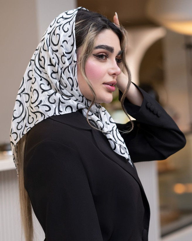 مینی اسکارف رولکس لمه، ماهیتا
